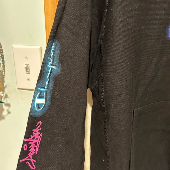 Champion NWT shine bright hoodie by artist Adam Fu - Picture 6 of 7